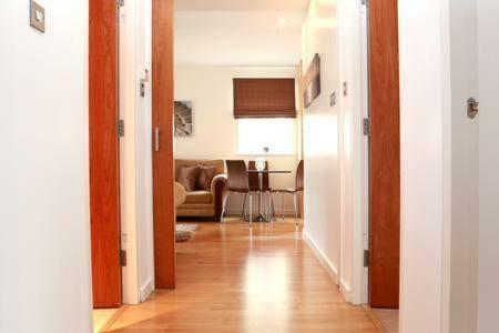 Апартаменты The Park - Holyrood Road With Free Parking Эдинбург Экстерьер фото